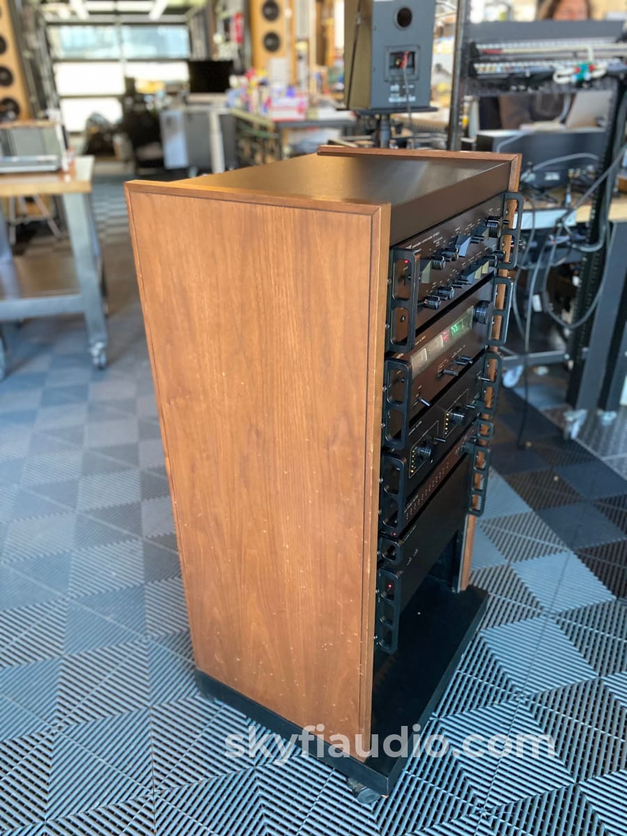 Heathkit Complete Stereo System In Rack Integrated Amplifier