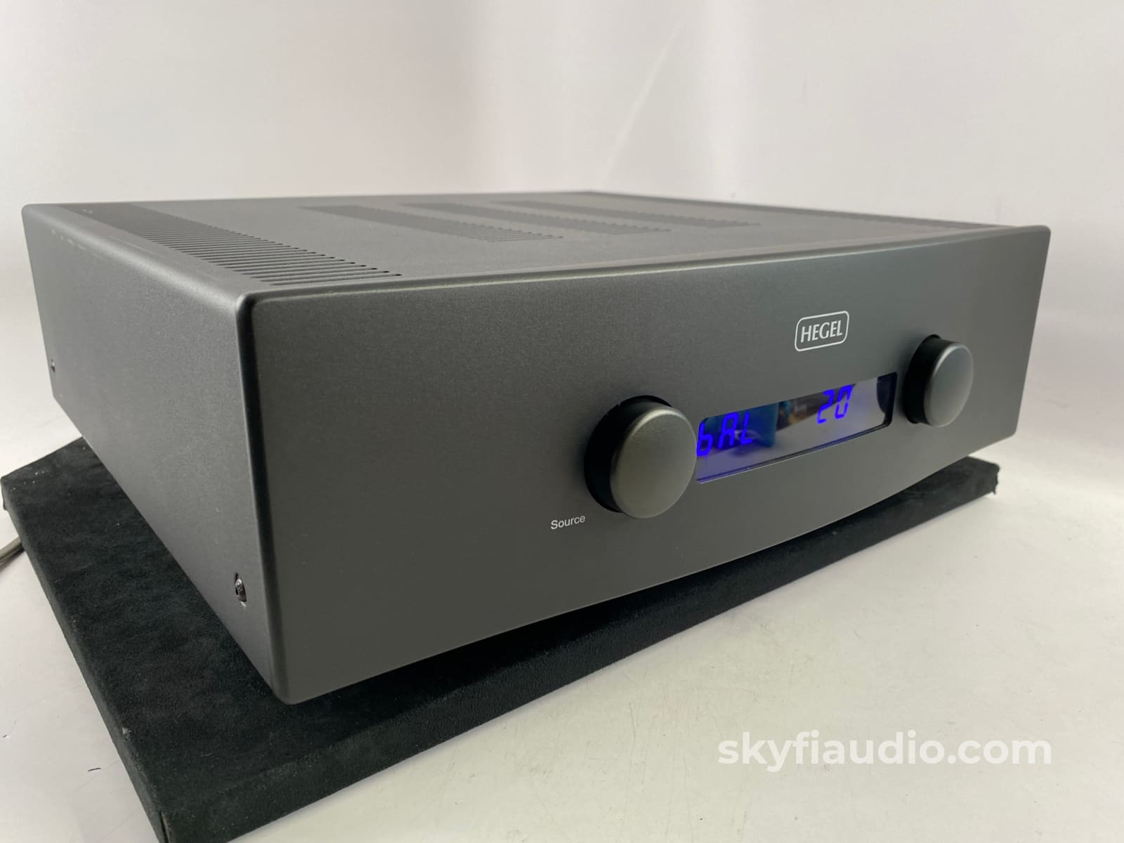 Hegel H360 Integrated Amplifier 250W! With Dac! (Airplay Dsd Steaming)