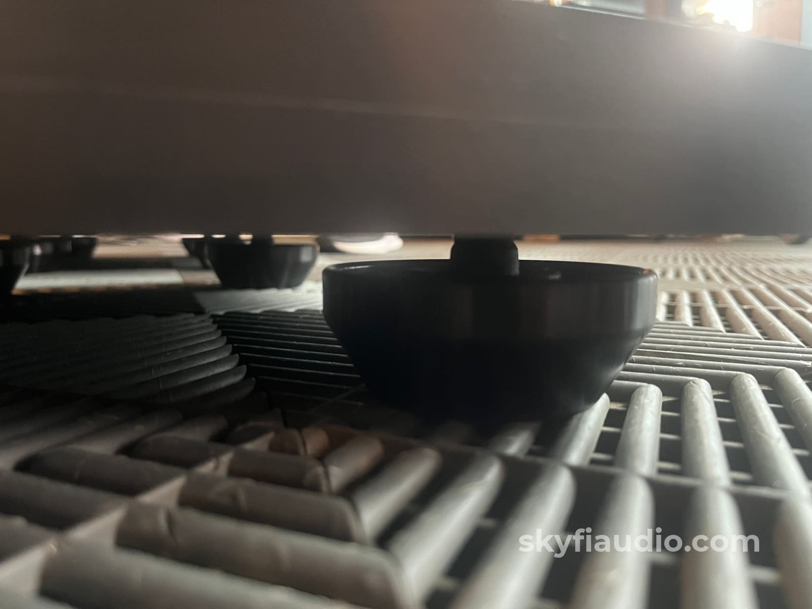 HRS Steel Amplifier Stands 19x29 - For MC901 But Will Fit Many Others Furniture