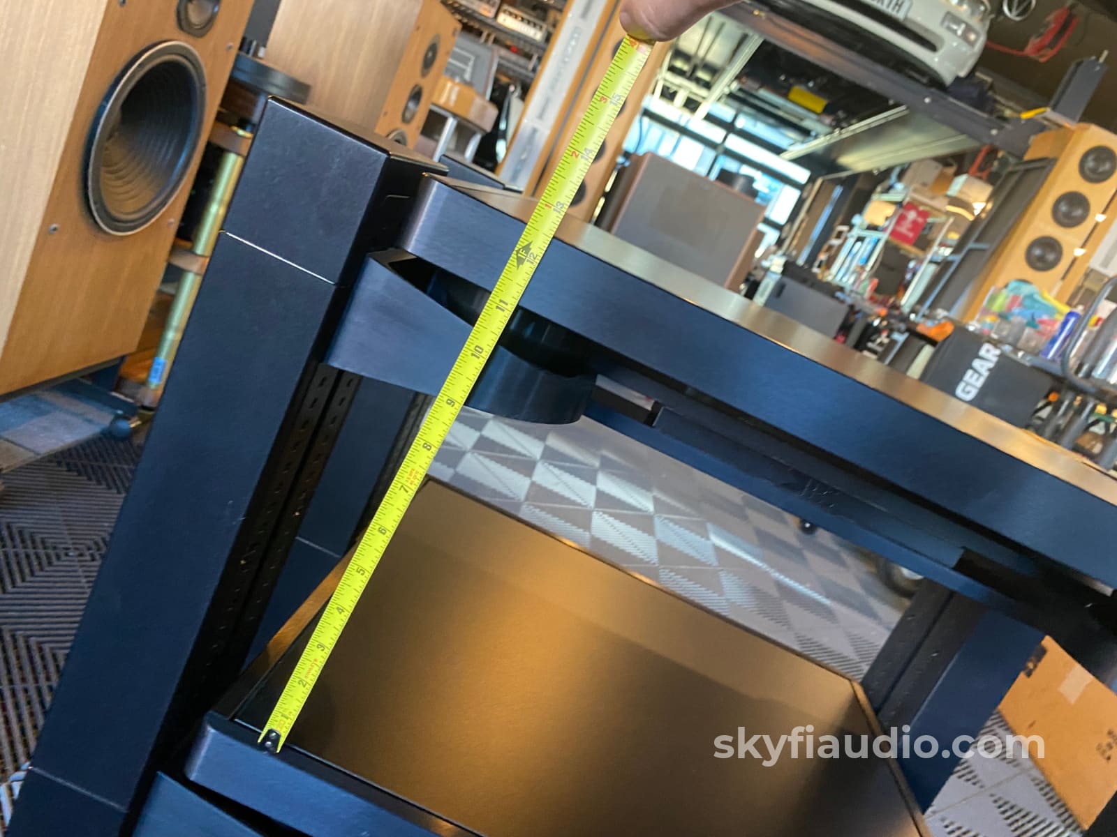 Hrs Vxr 3 Shelf Isolation Rack Accessory