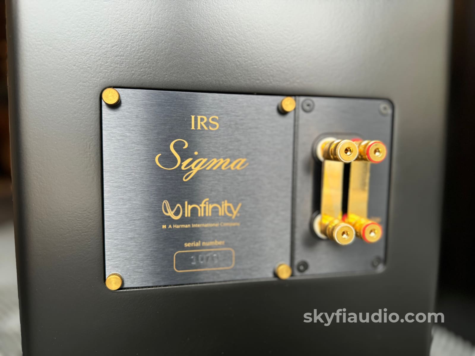Infinity IRS Sigma Speakers - Amazing Condition - NEW?