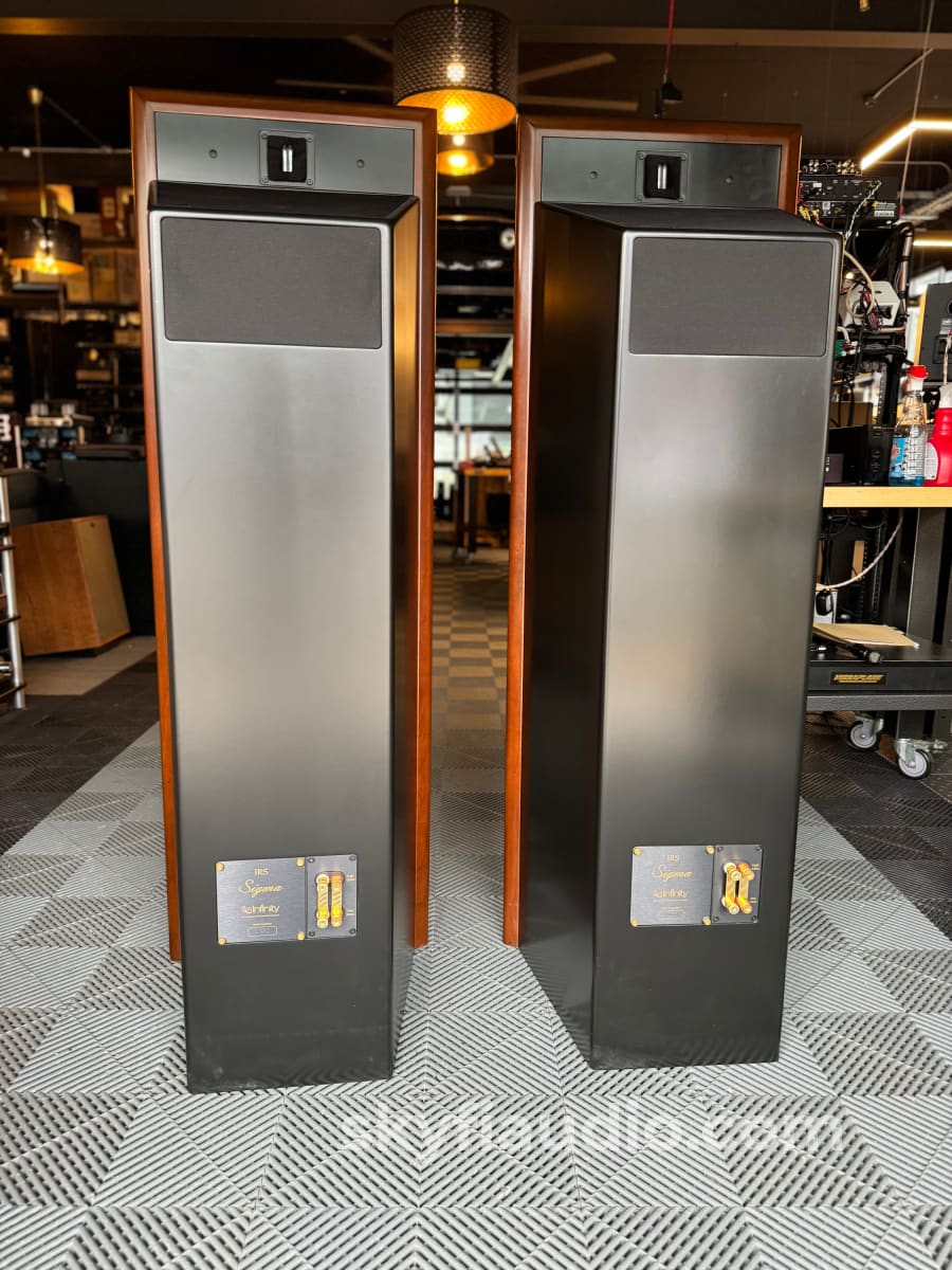 Infinity Irs Sigma Speakers -Amazing Condition