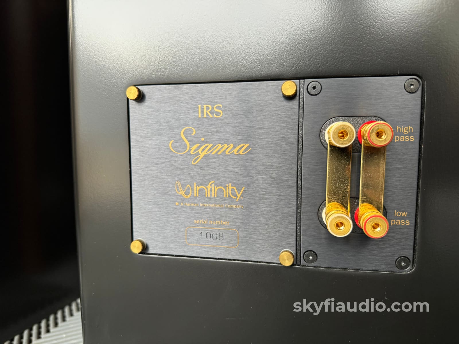 Infinity Irs Sigma Speakers -Amazing Condition