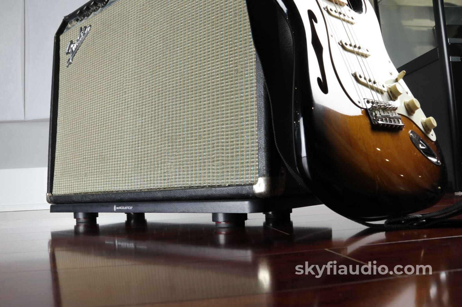 IsoAcoustics Stage 1 Isolators for Guitar/Bass Combo Amps Accessory