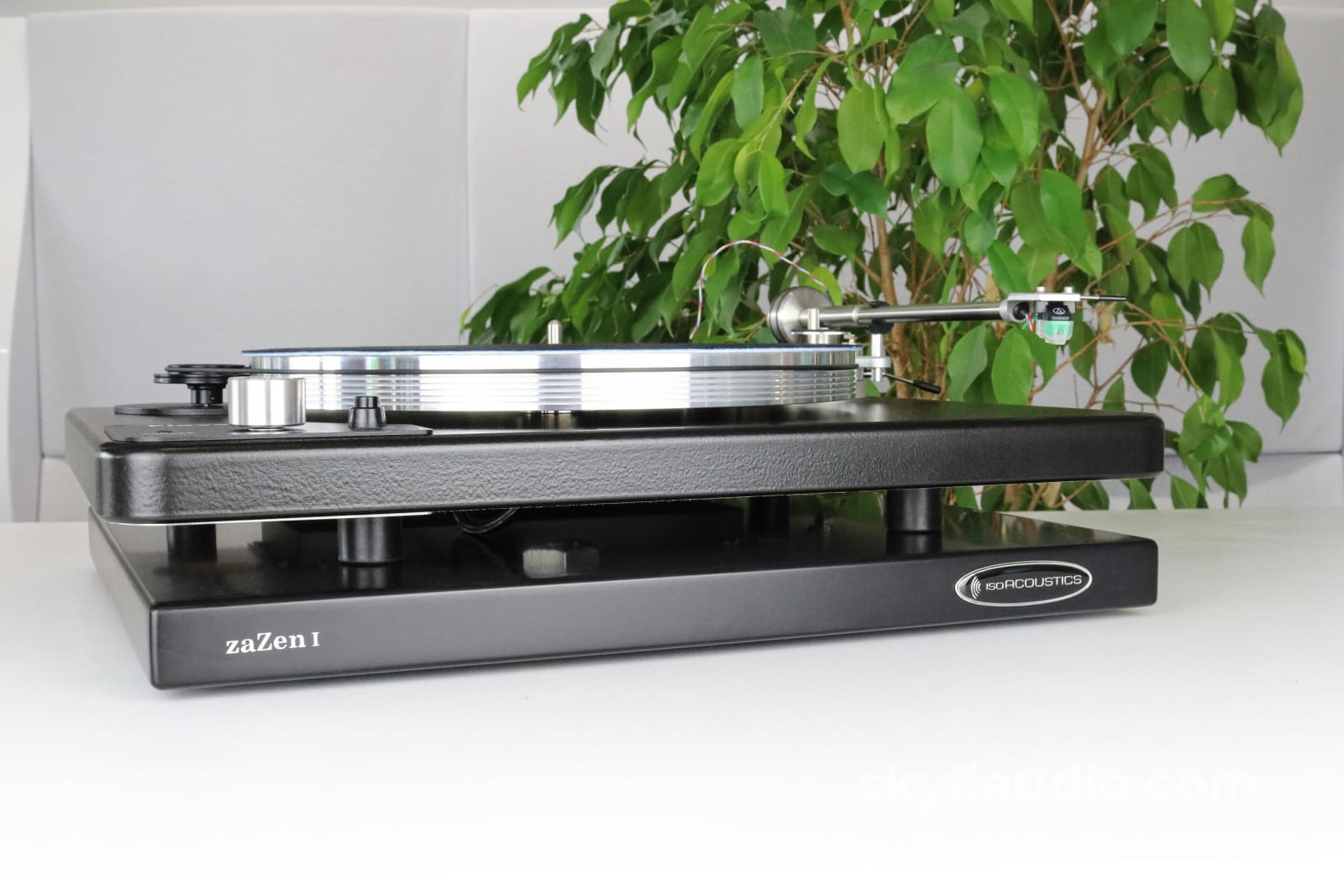 IsoAcoustics zaZen Series Isolation Platforms for Turntables and Sensitive Audio Equipment Accessory