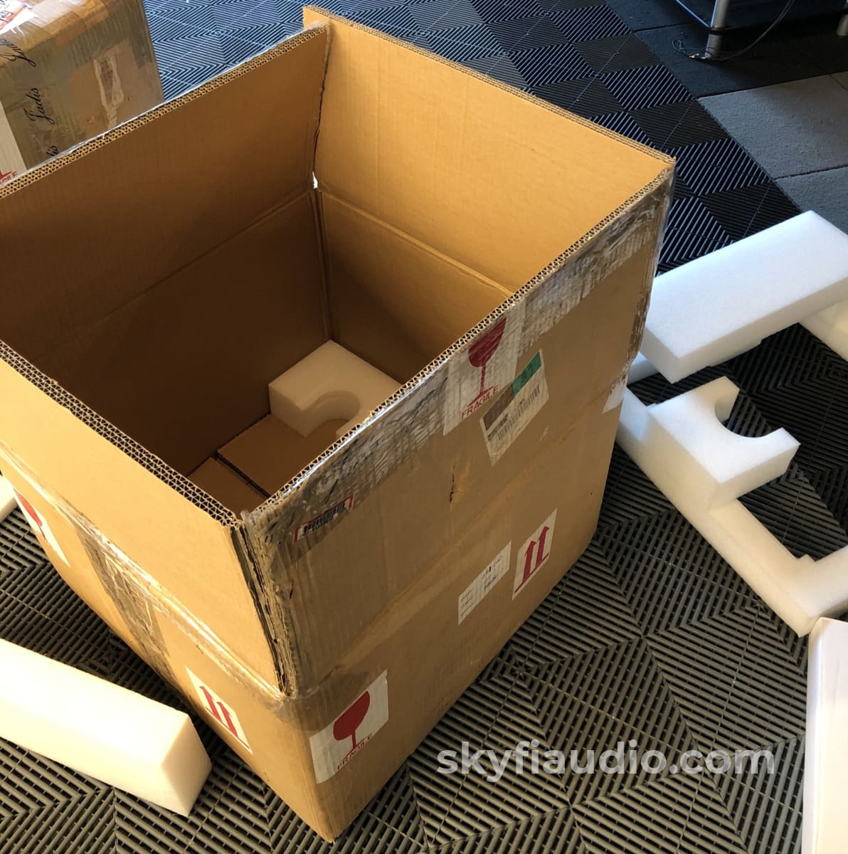 Jadis JD1 Drive CD Transport In Rare Rosewood - Like New in Box