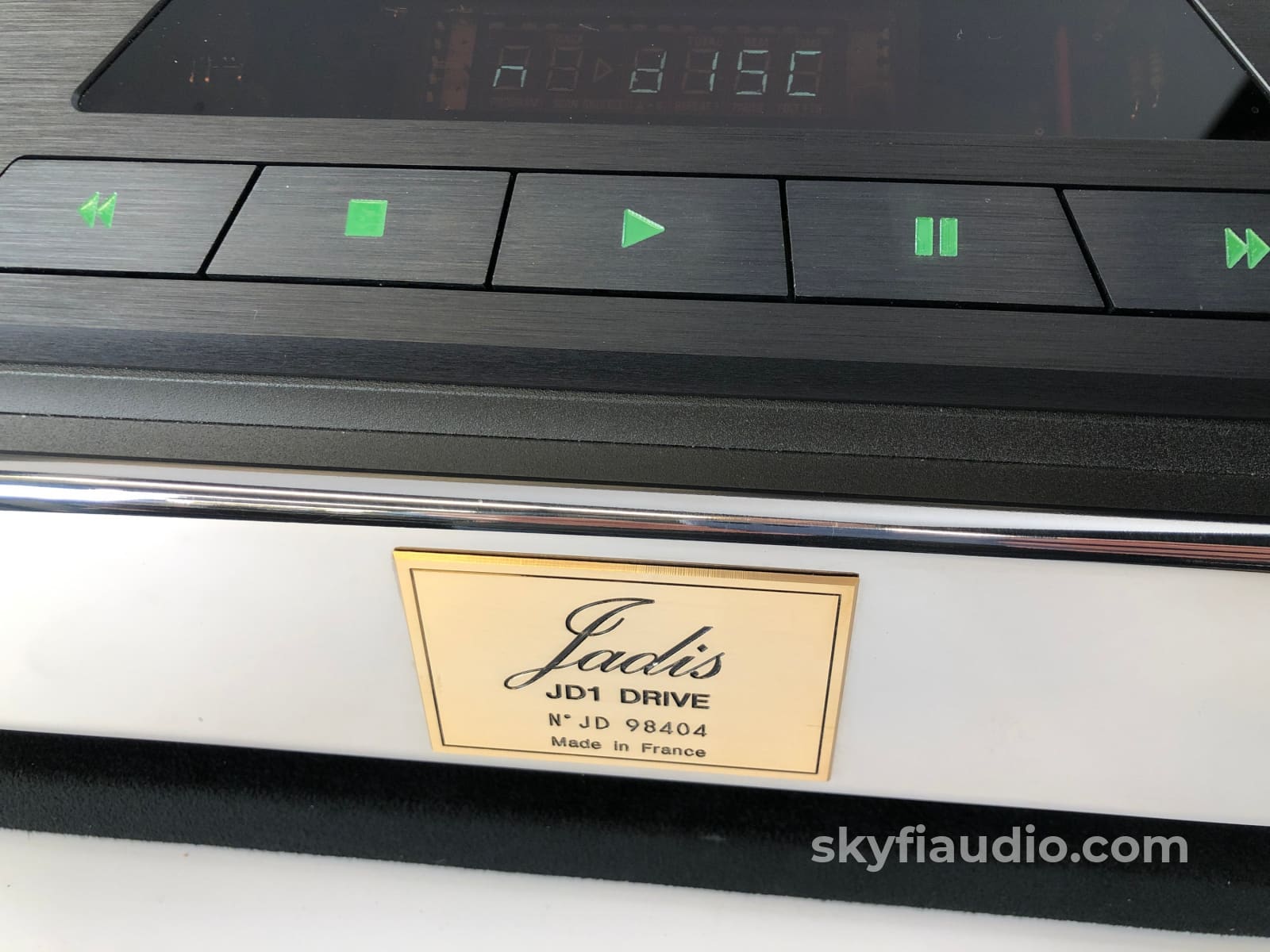 Jadis Jd1 Drive Cd Transport In Rare Rosewood - Like New In Box + Digital