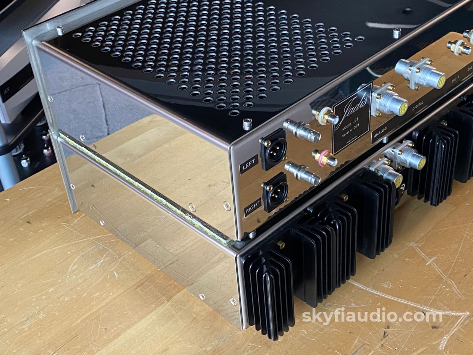 Jadis Js1 Mki Dual Chassis Tube Dac With Power Supply - Made In France Cd + Digital