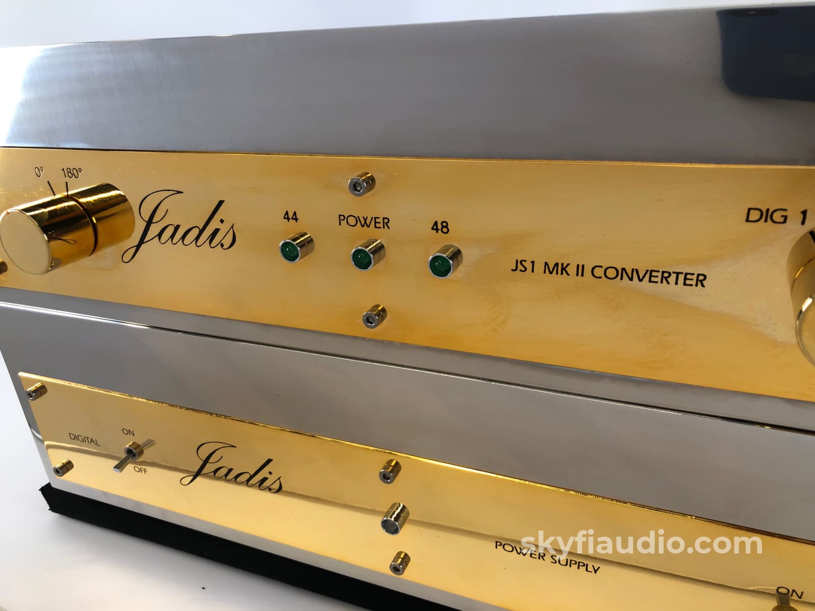 Jadis Js1 Mkii Dual Chassis Dac - Demo Unit And Like New Cd + Digital