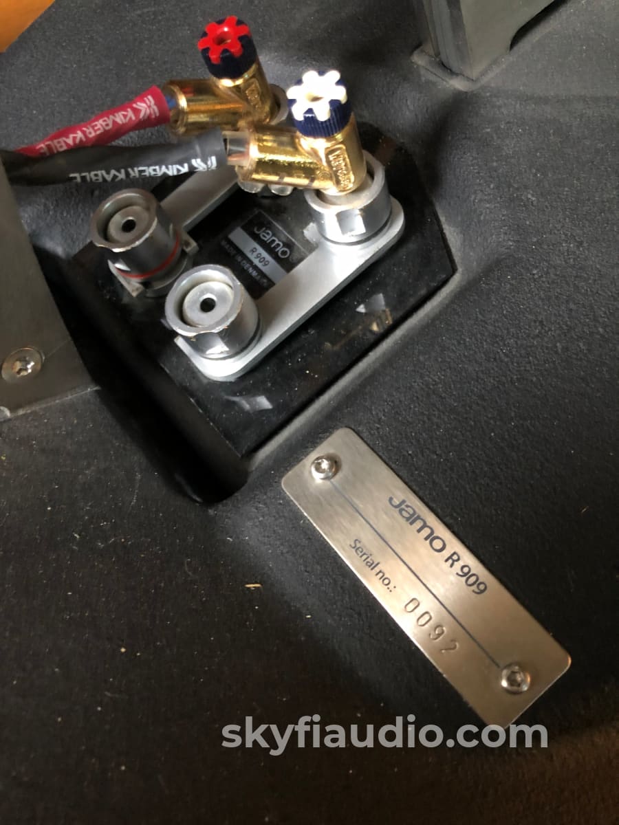 Jamo R909 Reference Speakers in Gloss Black - Made in Denmark - Open B