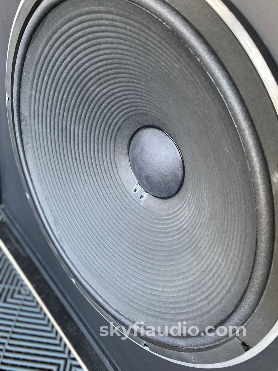 JBL 4645 Professional Series 18