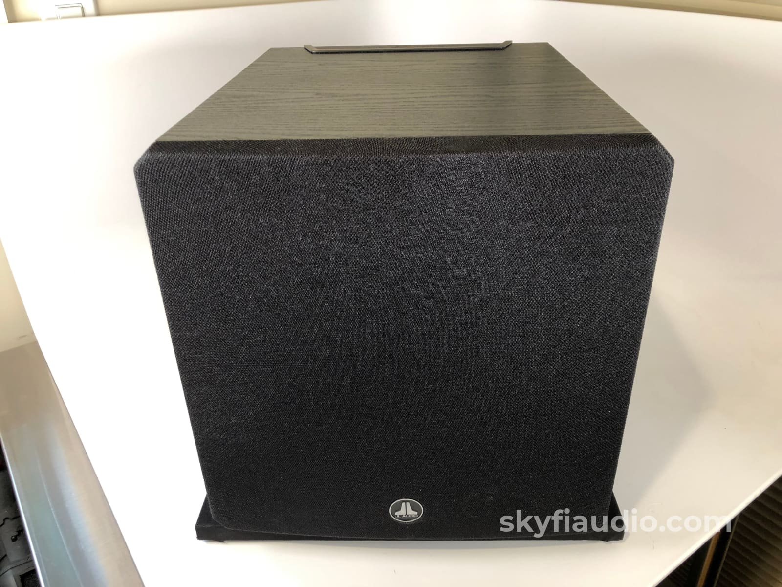 Jl Audio E-Sub E110 Powered Subwoofer - Amazing Depth Speakers