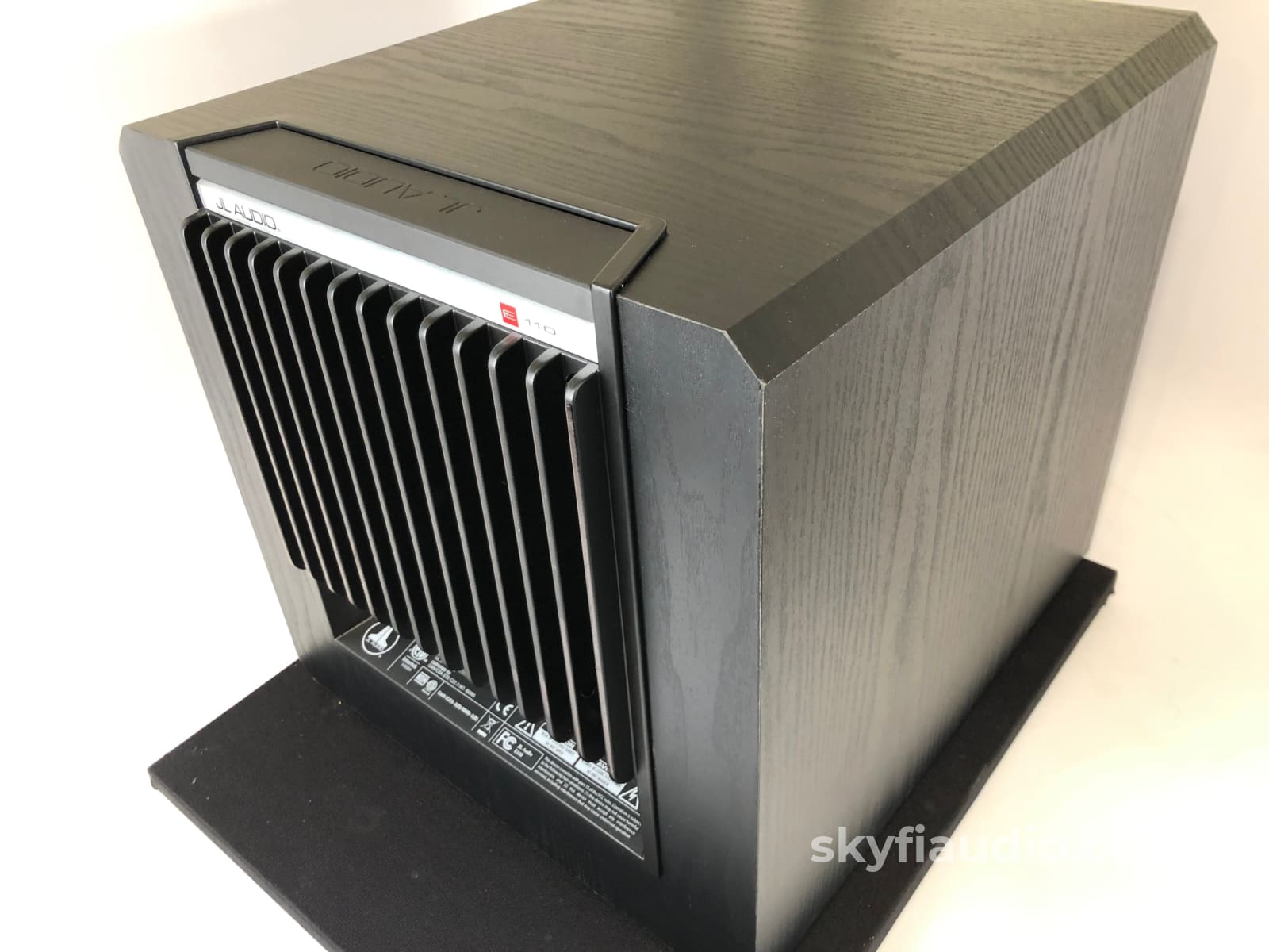 Jl Audio E-Sub E110 Powered Subwoofer - Amazing Depth Speakers
