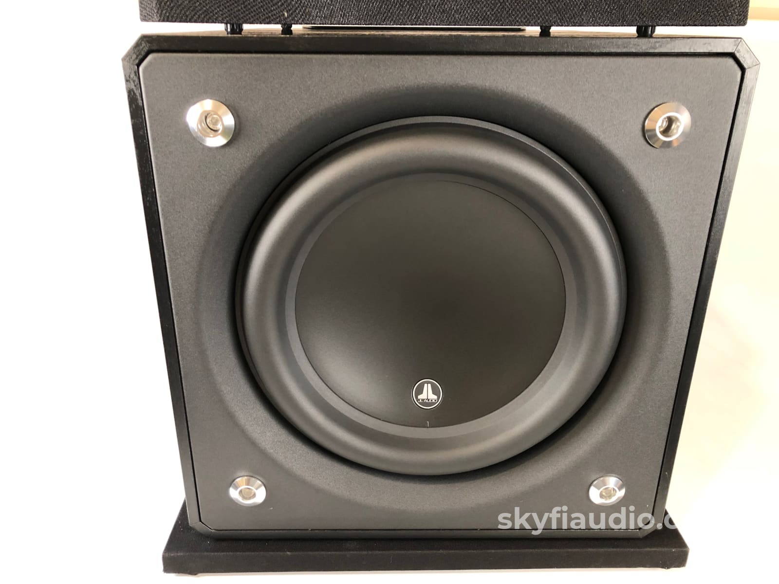 Jl Audio E-Sub E110 Powered Subwoofer - Amazing Depth Speakers