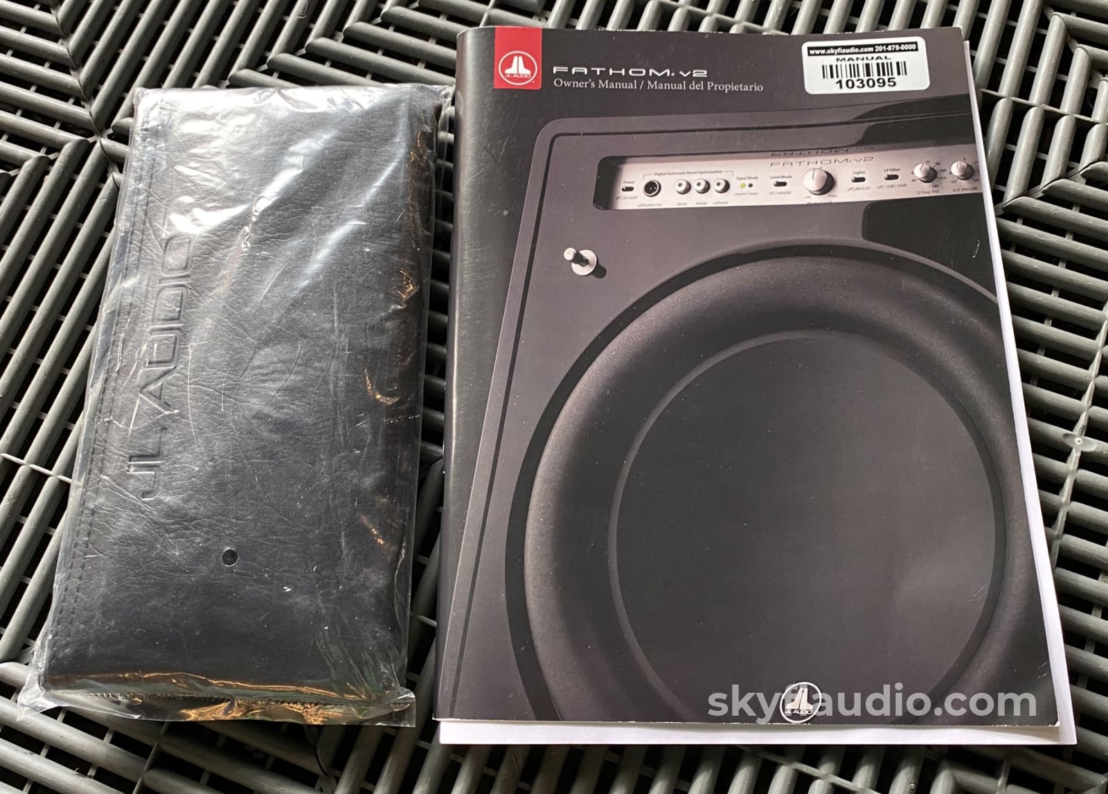 Jl Audio - Fathom F113V2-Gloss 13.5-Inch Powered Subwoofer In A Black Gloss Finish Speakers