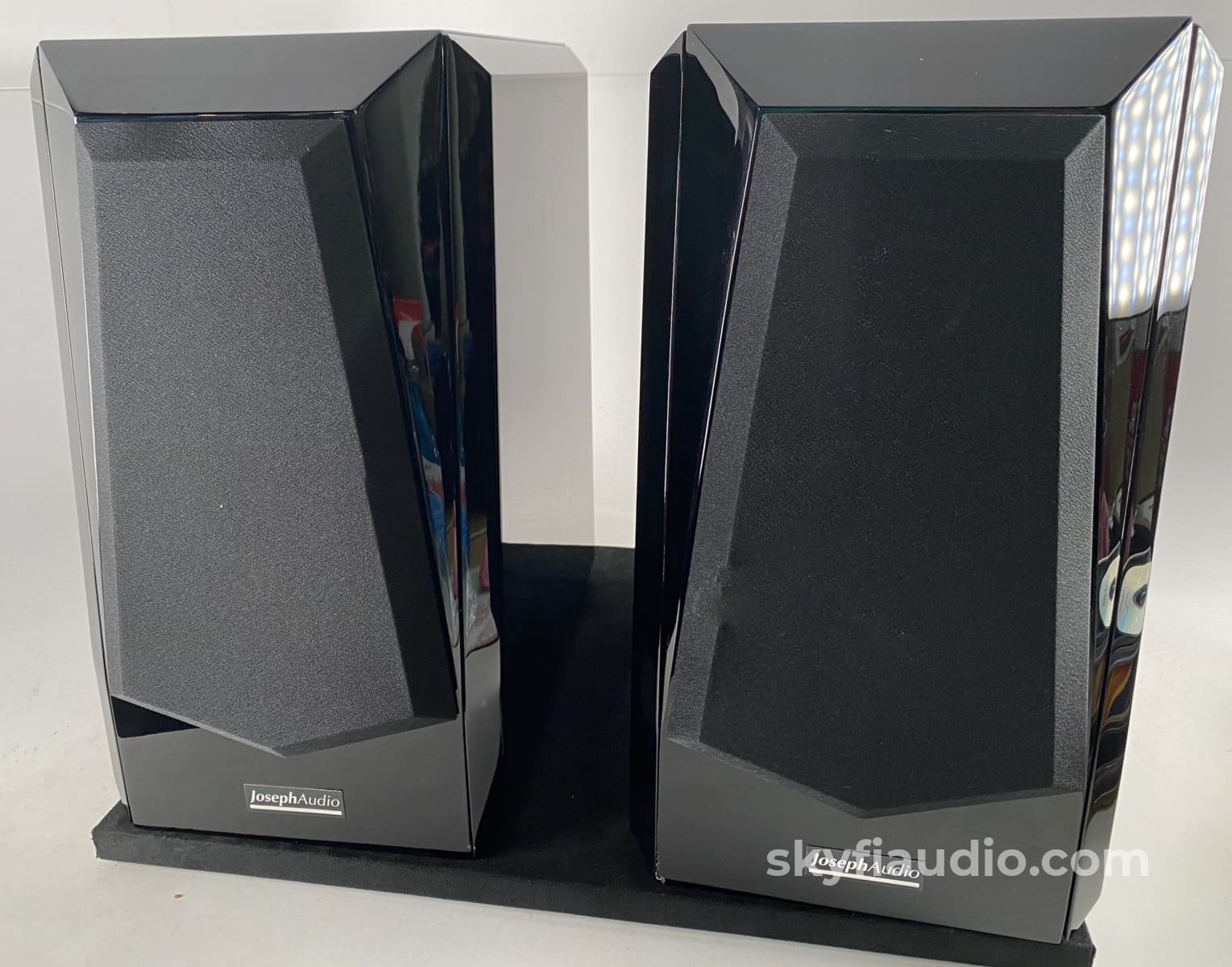 Joseph Audio Pulsar Gorgeous Two-Way Bookshelf Speakers