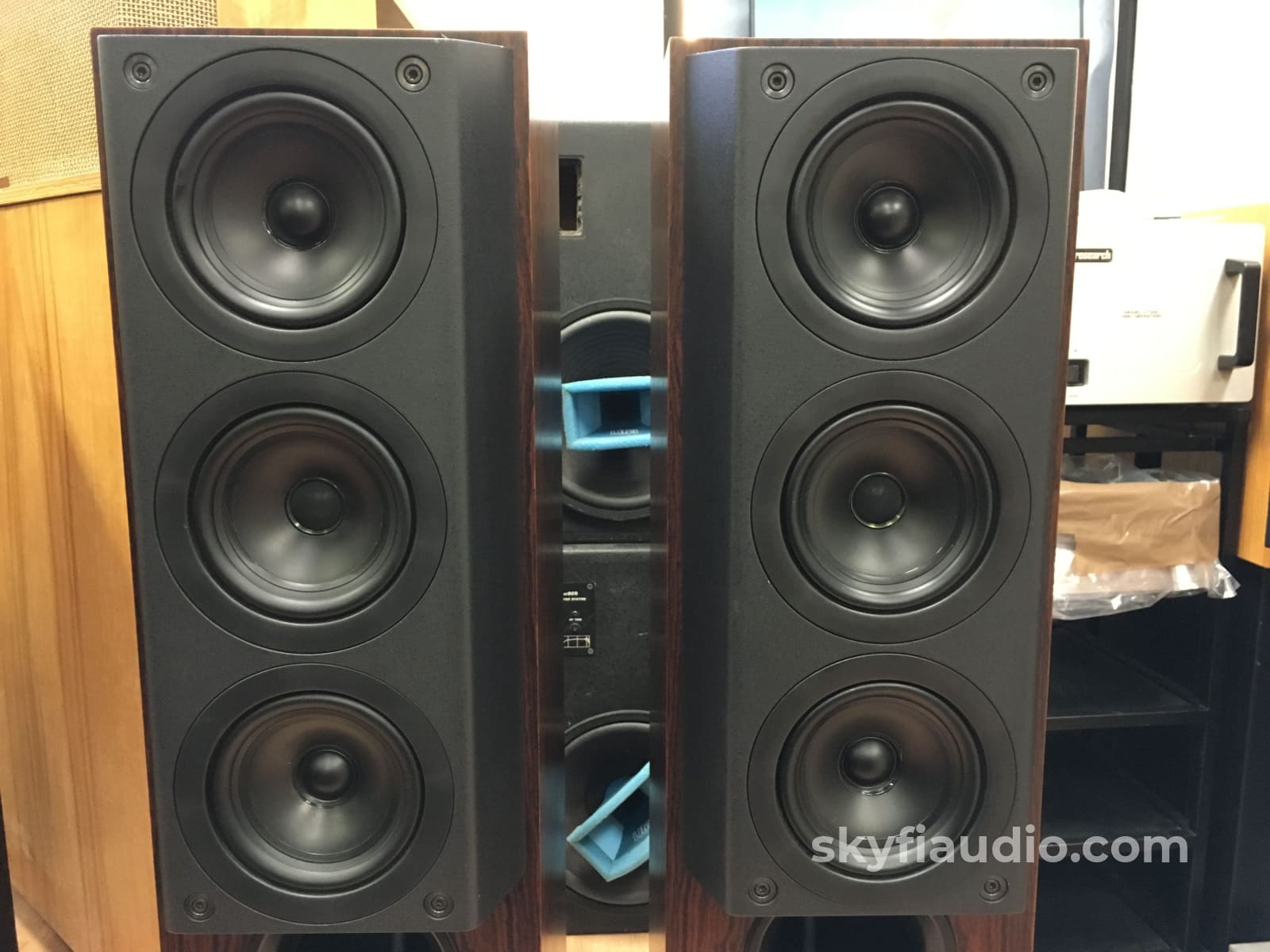 KEF 105⁄3 Reference - 0 Vintage Speakers of 105⁄3S | Model 1 kef 2