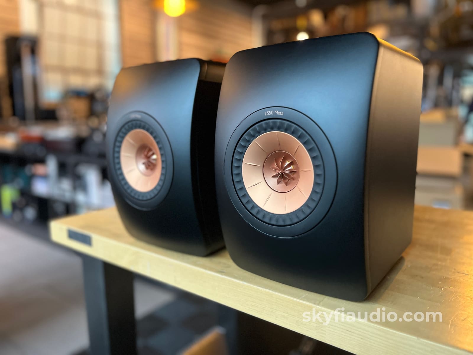 KEF LS50 Meta Speakers in Carbon Black