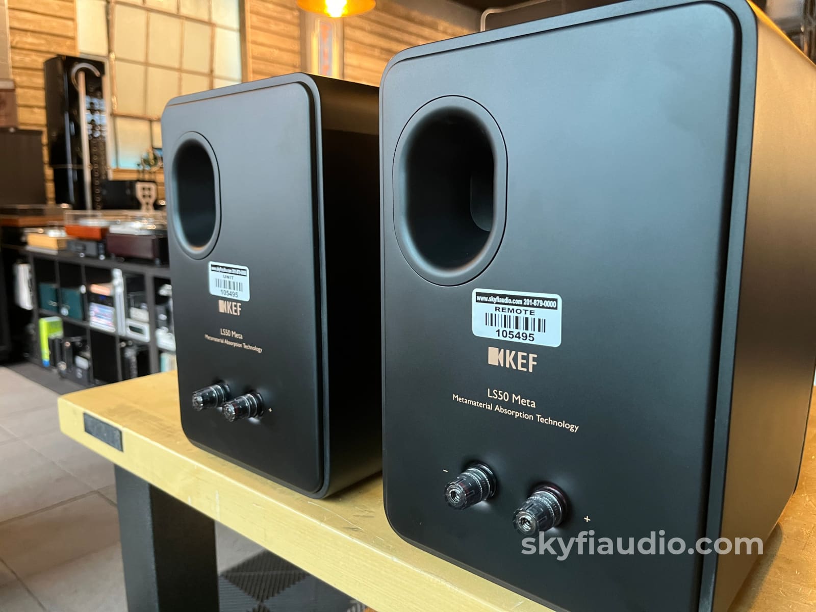 KEF LS50 Meta Speakers in Carbon Black
