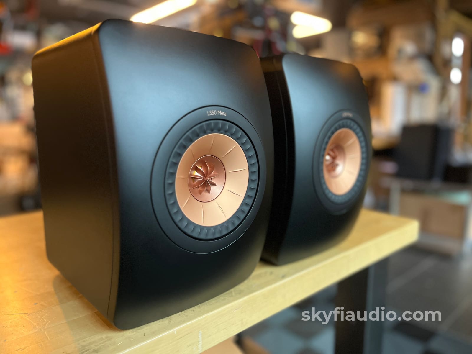 KEF LS50 Meta Speakers in Carbon Black
