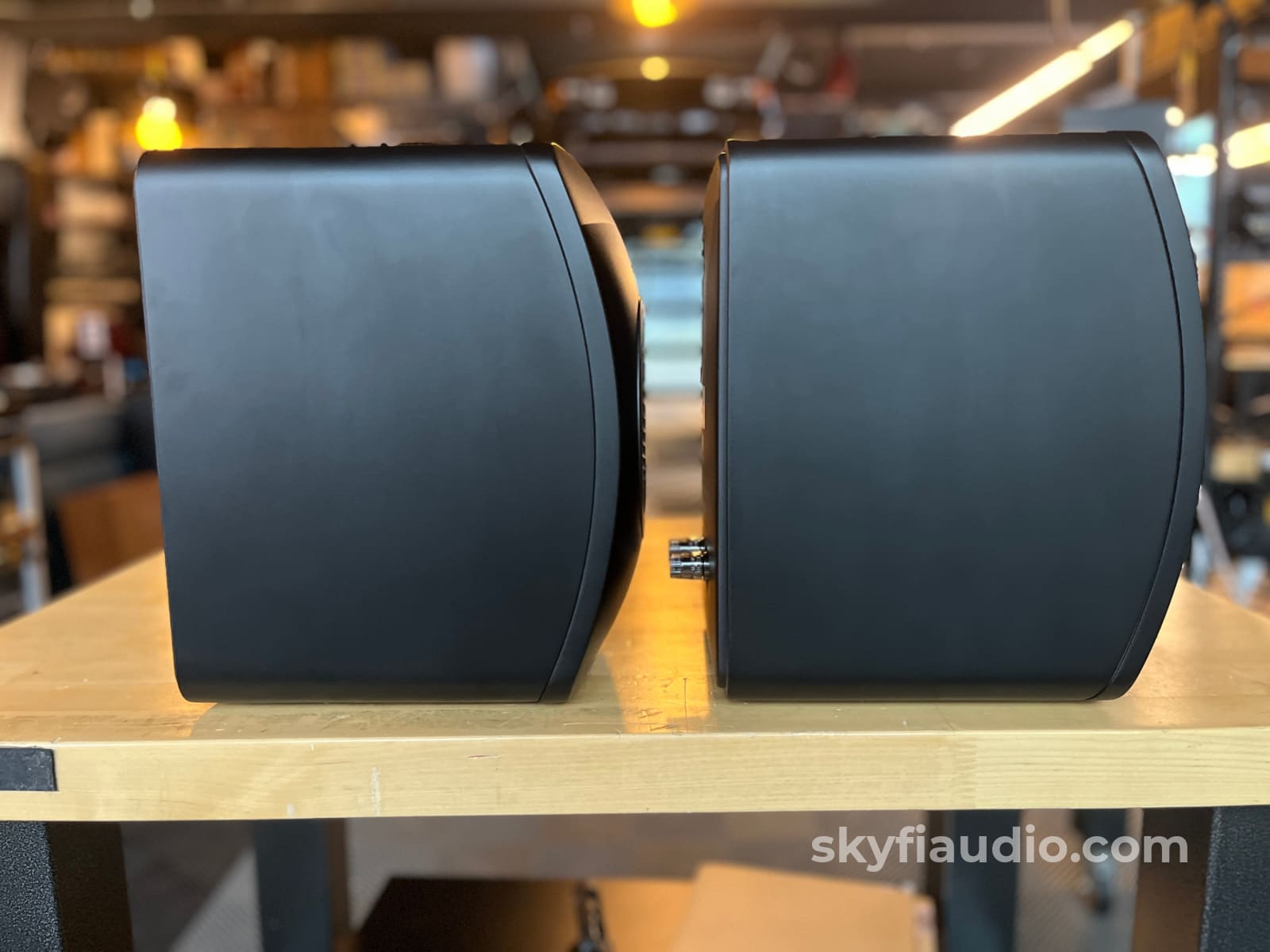 KEF LS50 Meta Speakers in Carbon Black