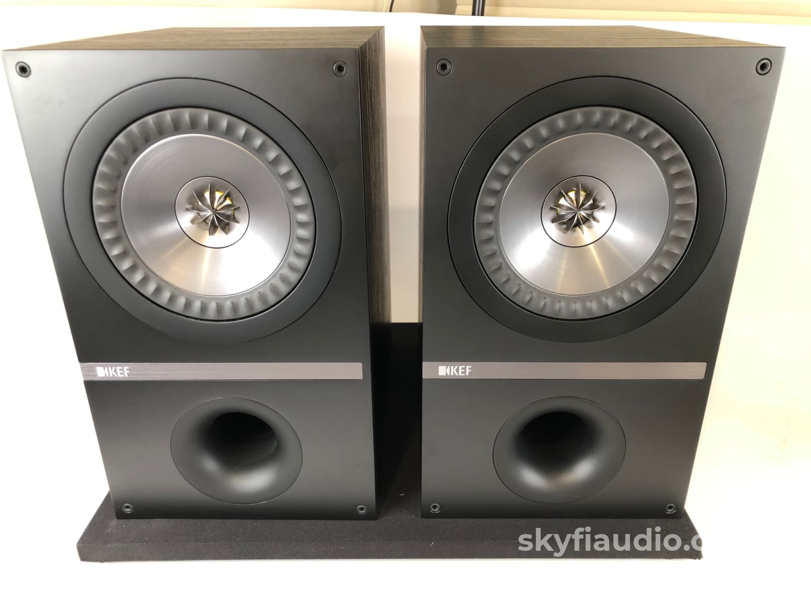 Kef Q300 Coaxial Bookshelf Speakers - Like New