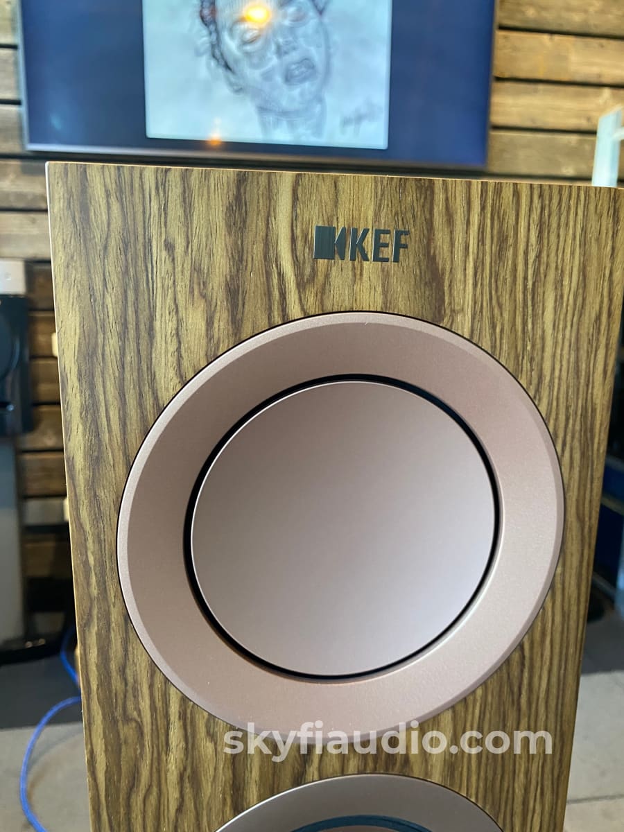 Kef R5 Floorstanding Speakers In Gorgeous Walnut - Like New