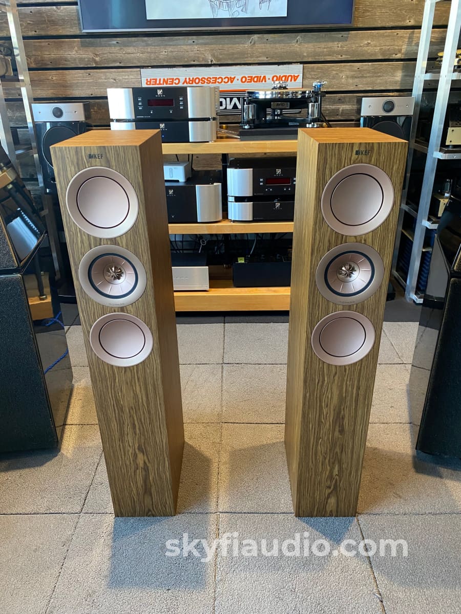 Kef R5 Floorstanding Speakers In Gorgeous Walnut - Like New