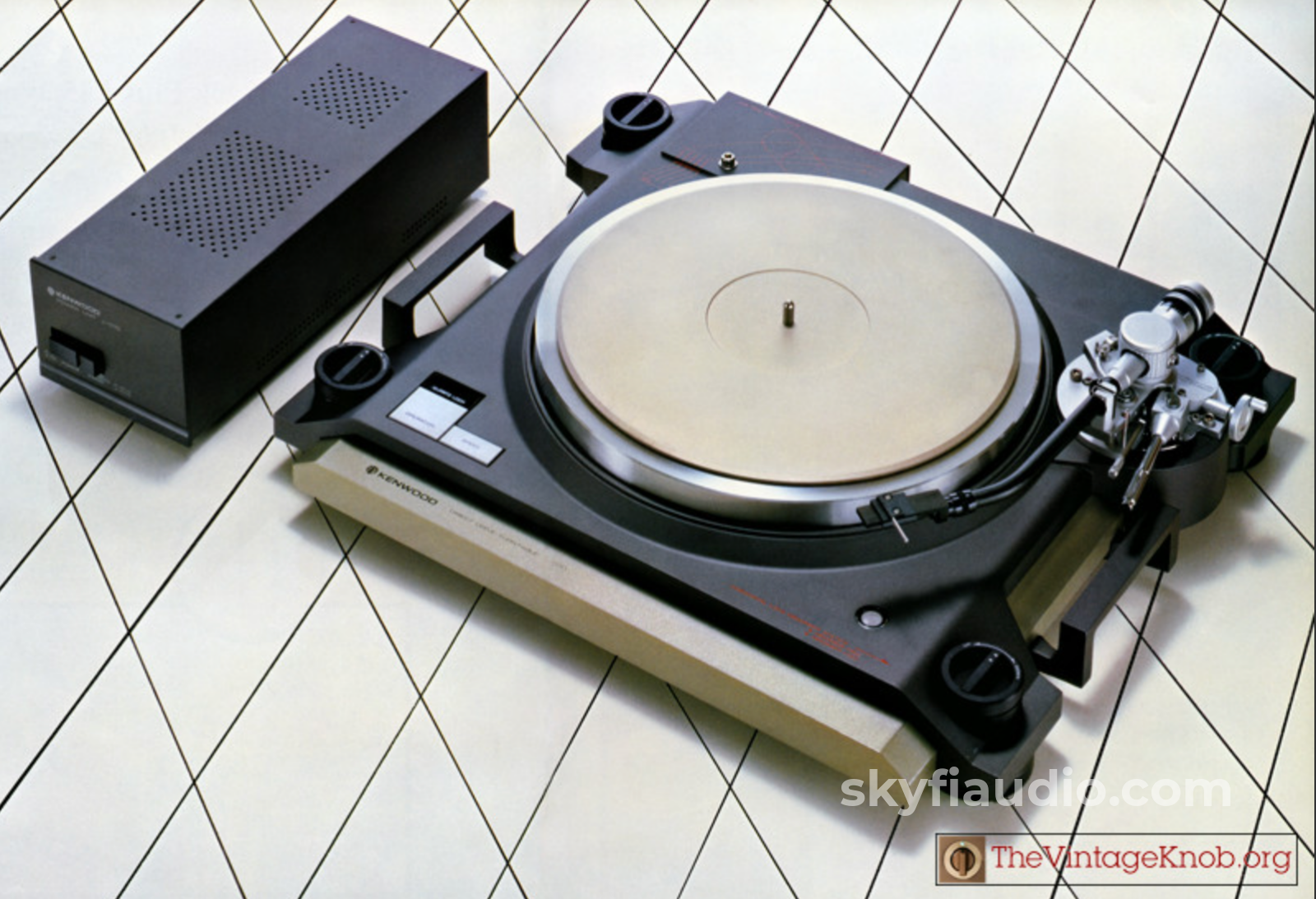 Kenwood L-07D Turntable - Rare and Serviced Turntable