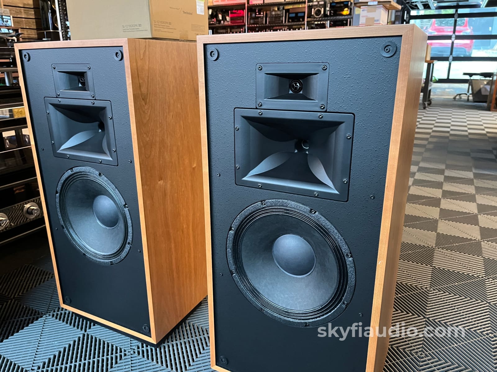 Klipsch Forte Loudspeakers - Pre-Loved - Discontinued Cherry Finish Speakers