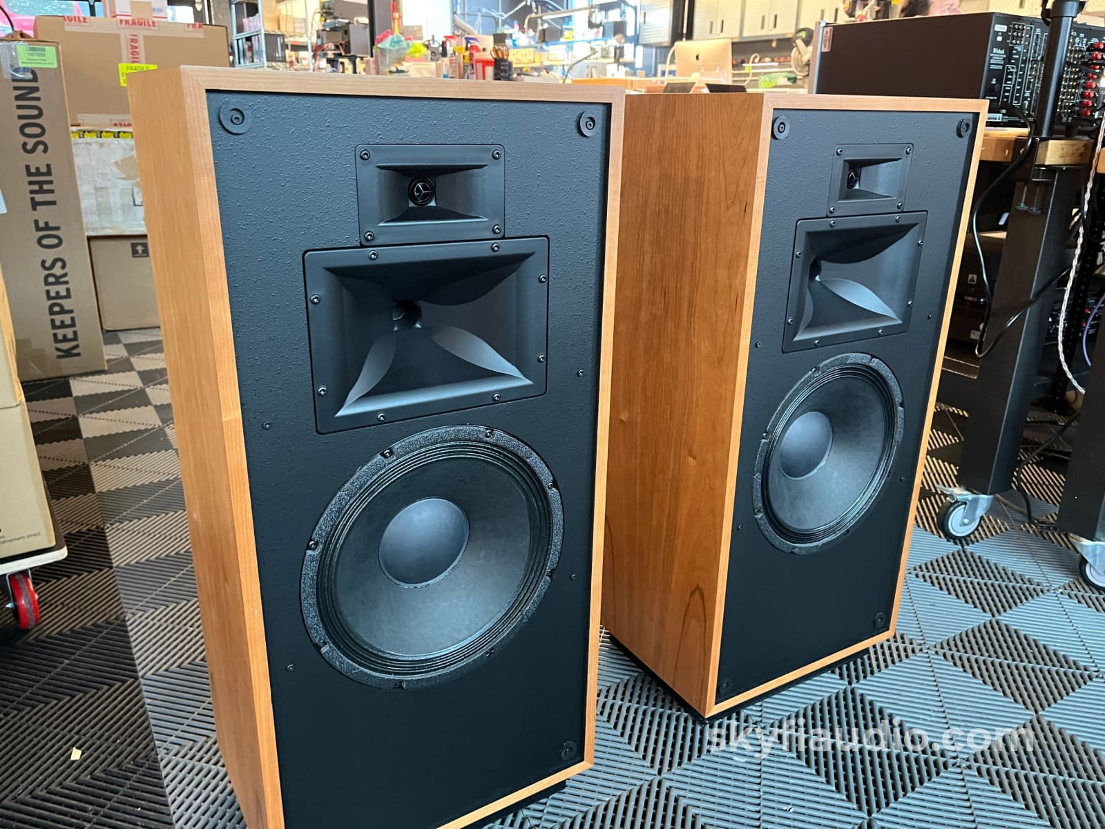 Klipsch Forte Loudspeakers - Pre-Loved - Discontinued Cherry Finish Speakers