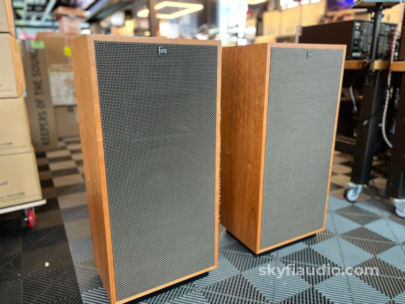 Klipsch Forte Loudspeakers - Pre-Loved - Discontinued Cherry Finish Speakers