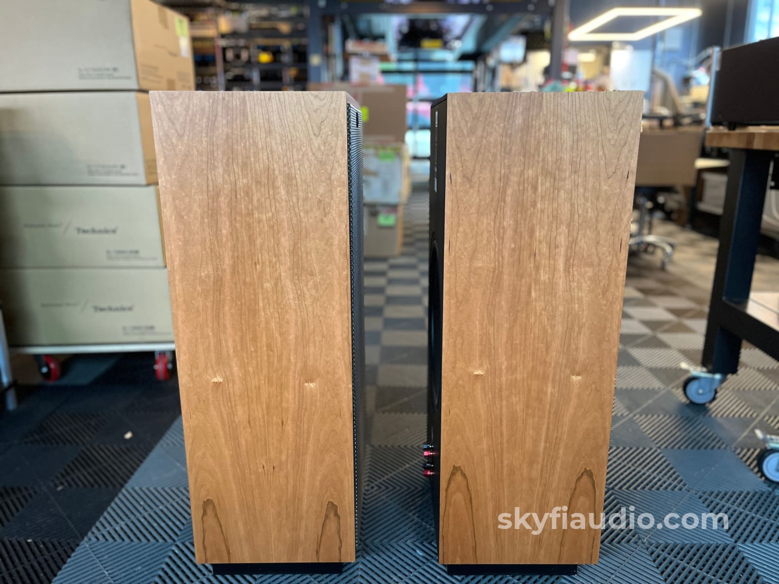 Klipsch Forte Loudspeakers - Pre-Loved - Discontinued Cherry Finish Speakers