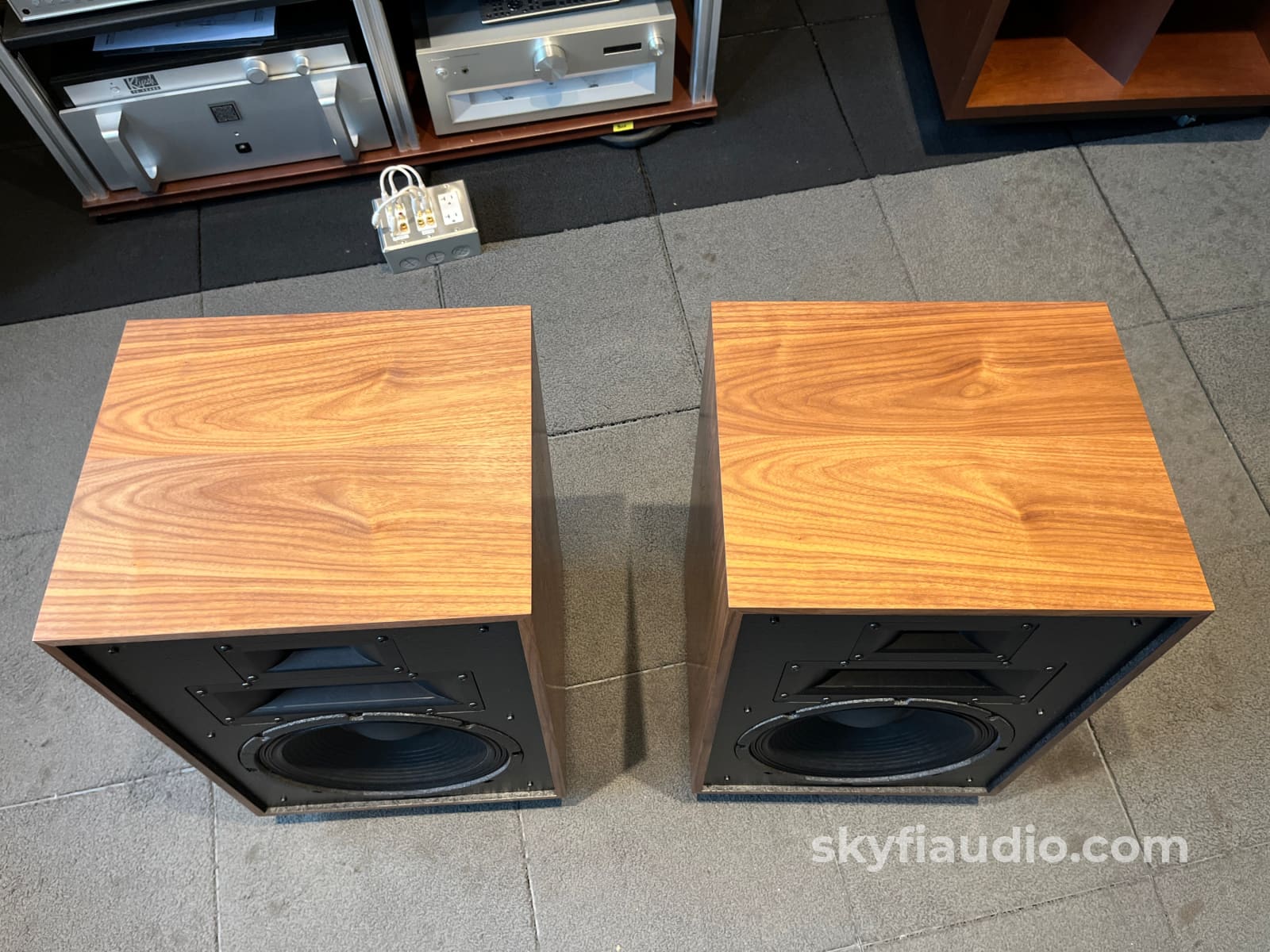 Klipsch Heresy IV Heritage Series Speakers American Walnut - Pre-Loved - Speakers