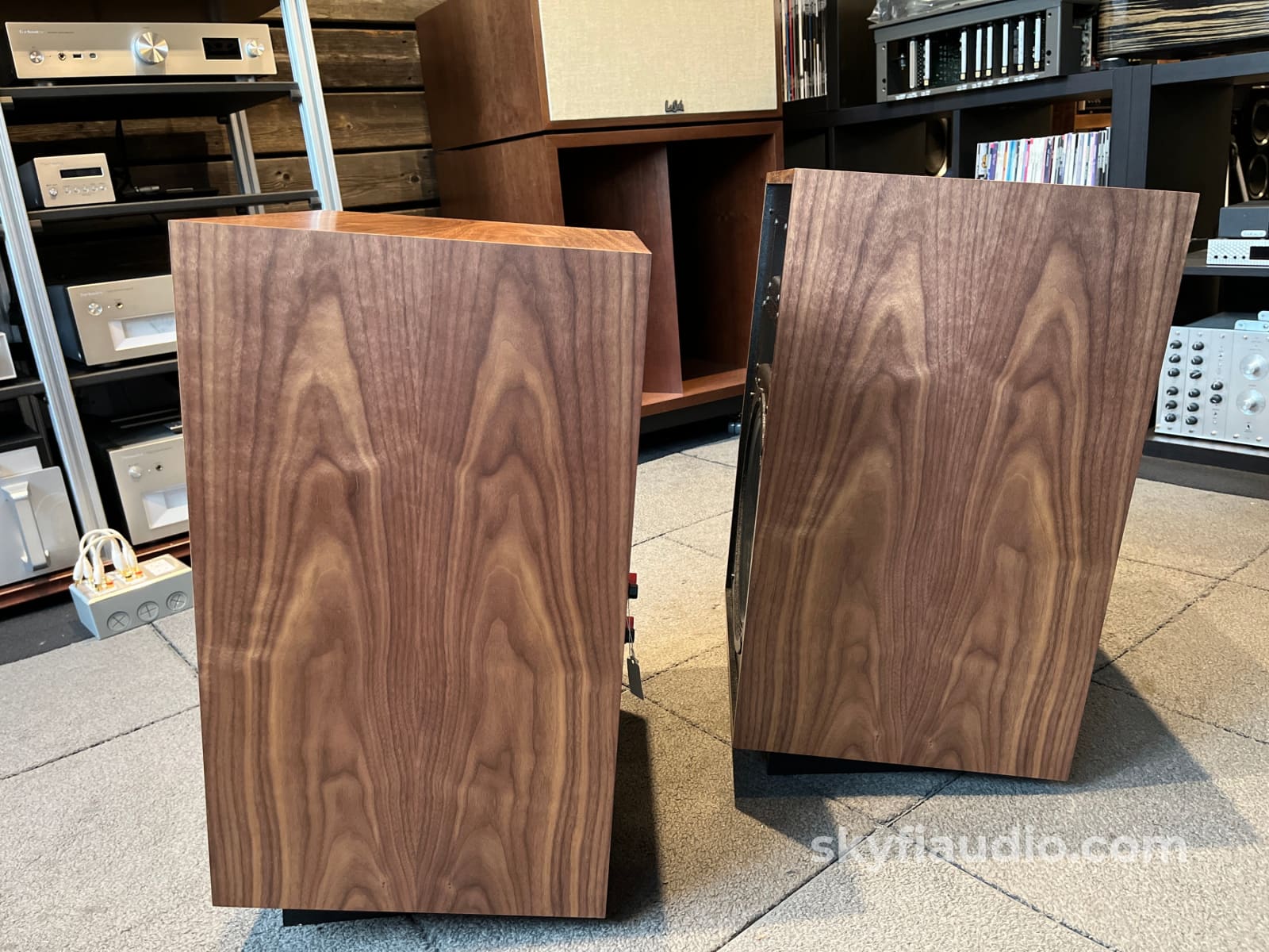 Klipsch Heresy IV Heritage Series Speakers American Walnut - Pre-Loved - Speakers
