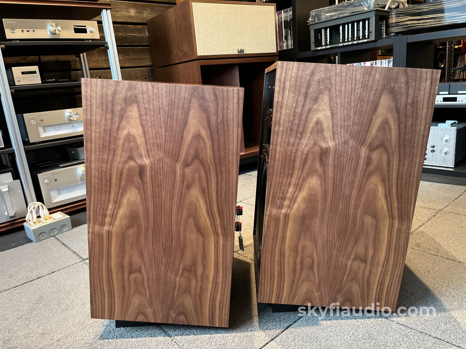 Klipsch Heresy IV Heritage Series Speakers American Walnut - Pre-Loved - Speakers