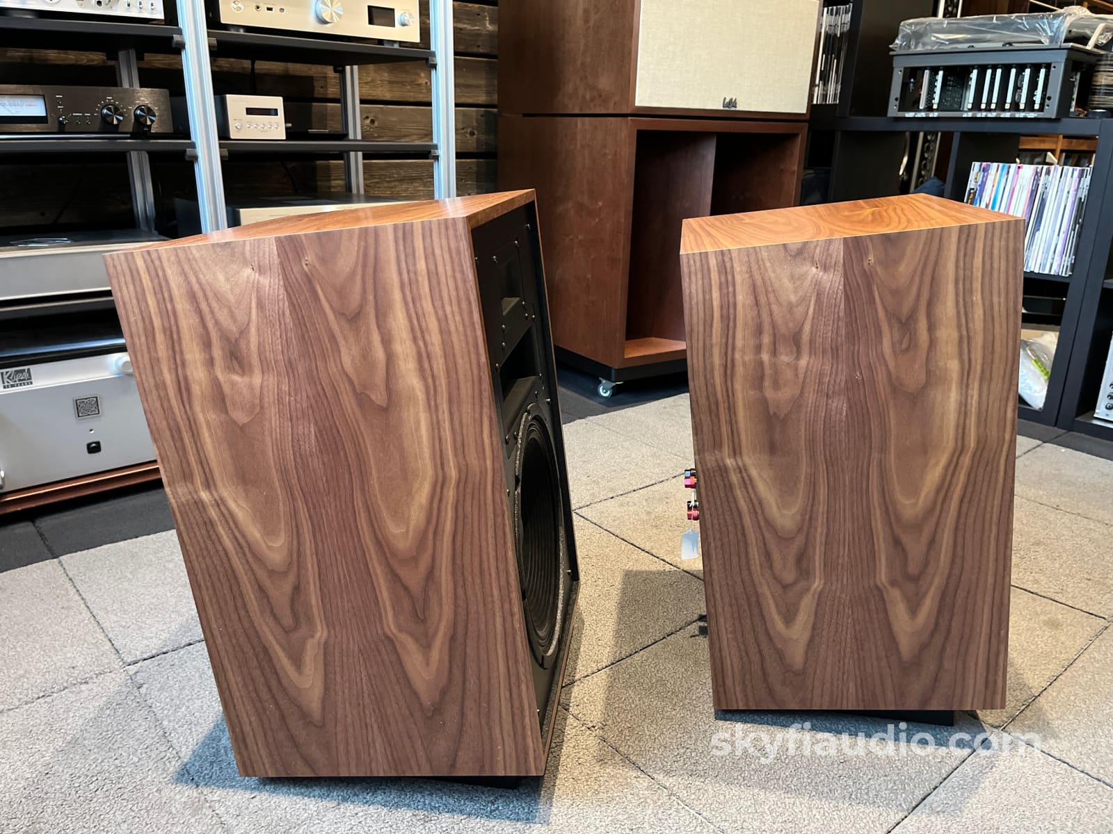 Klipsch Heresy IV Heritage Series Speakers American Walnut - Pre-Loved - Speakers