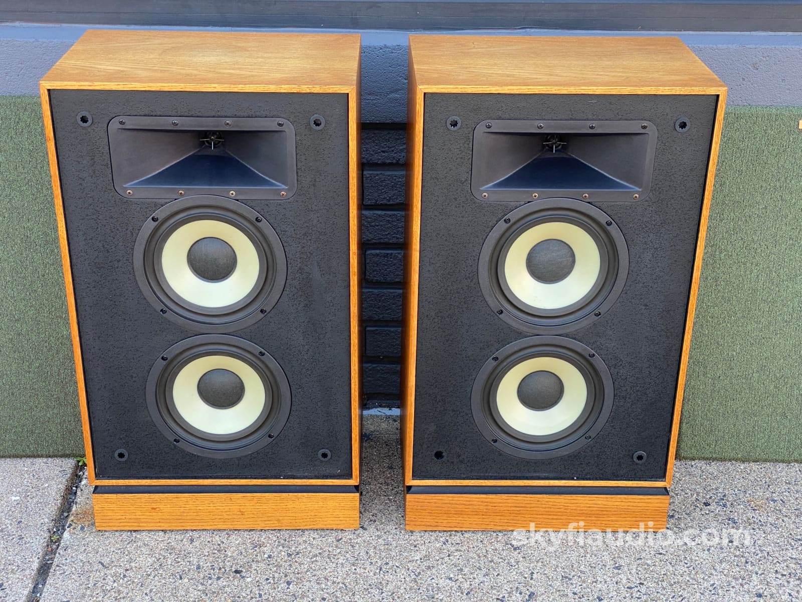 Klipsch Kg4 Vintage Speakers In Oak - Serviced