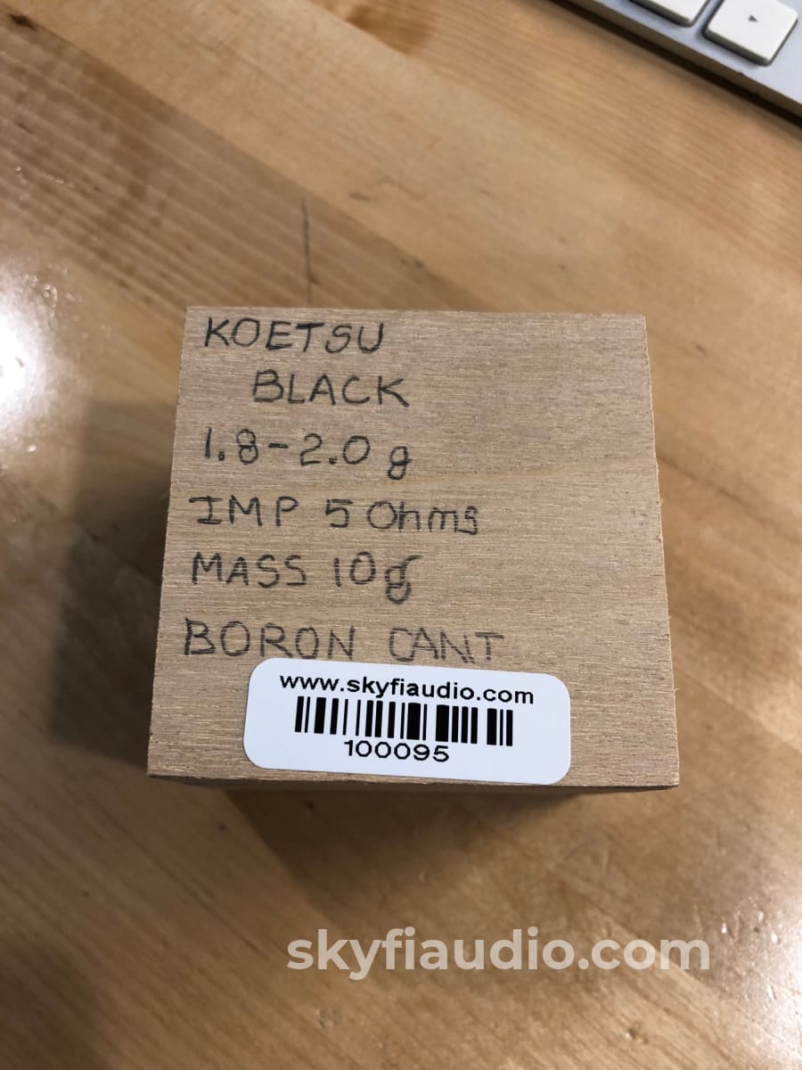 Koetsu Black Low-Output Mc (Moving-Coil) Cartridge - Musashino Audio Lab Turntable