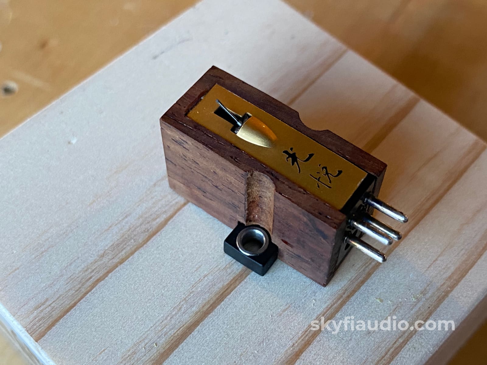 Koetsu Rosewood Signature Moving Coil Cartridge. Handmade In Japan. Phono Cartridge