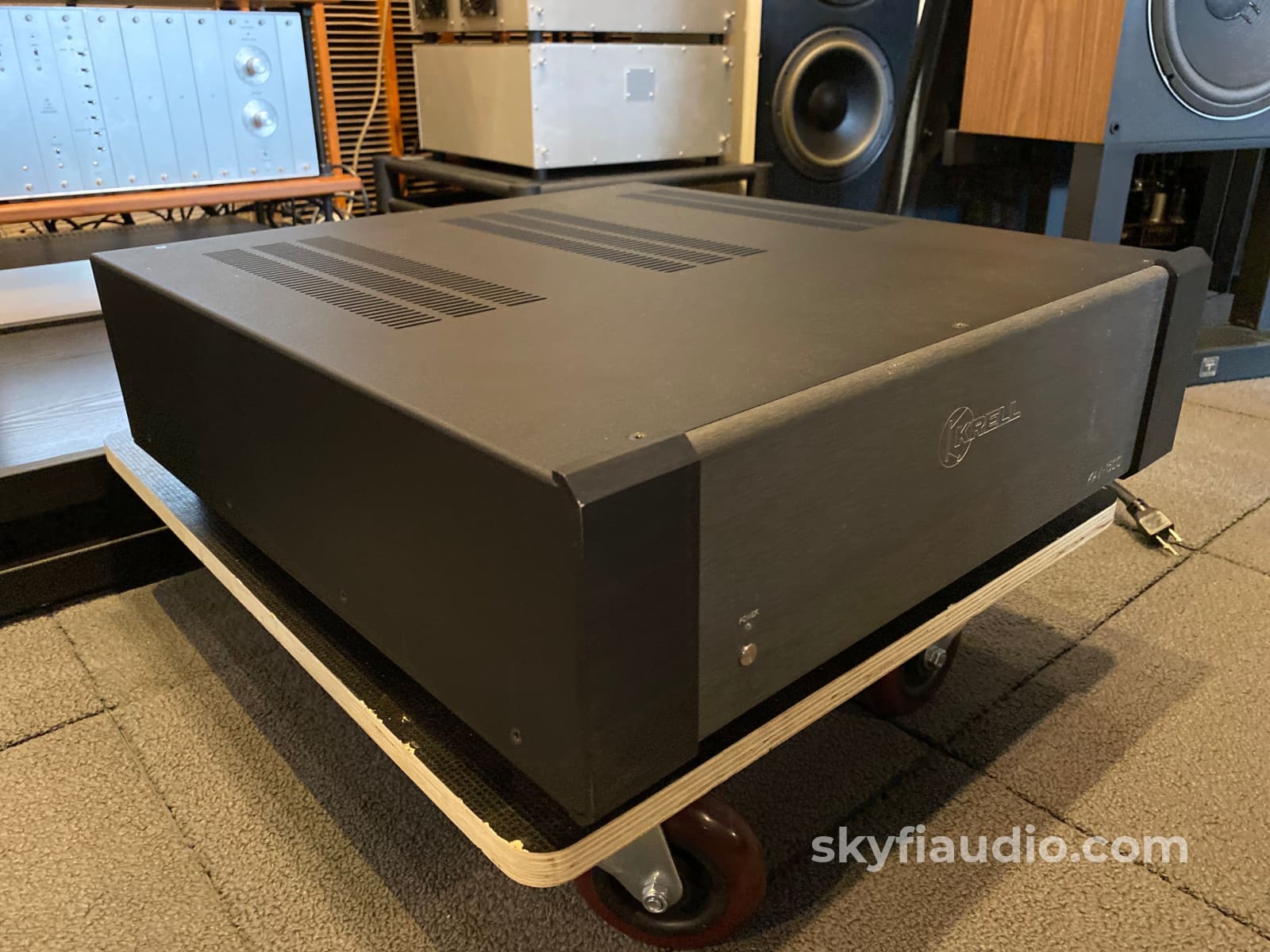 Krell Kav-1500 Five-Channel Home Theater Amplifier