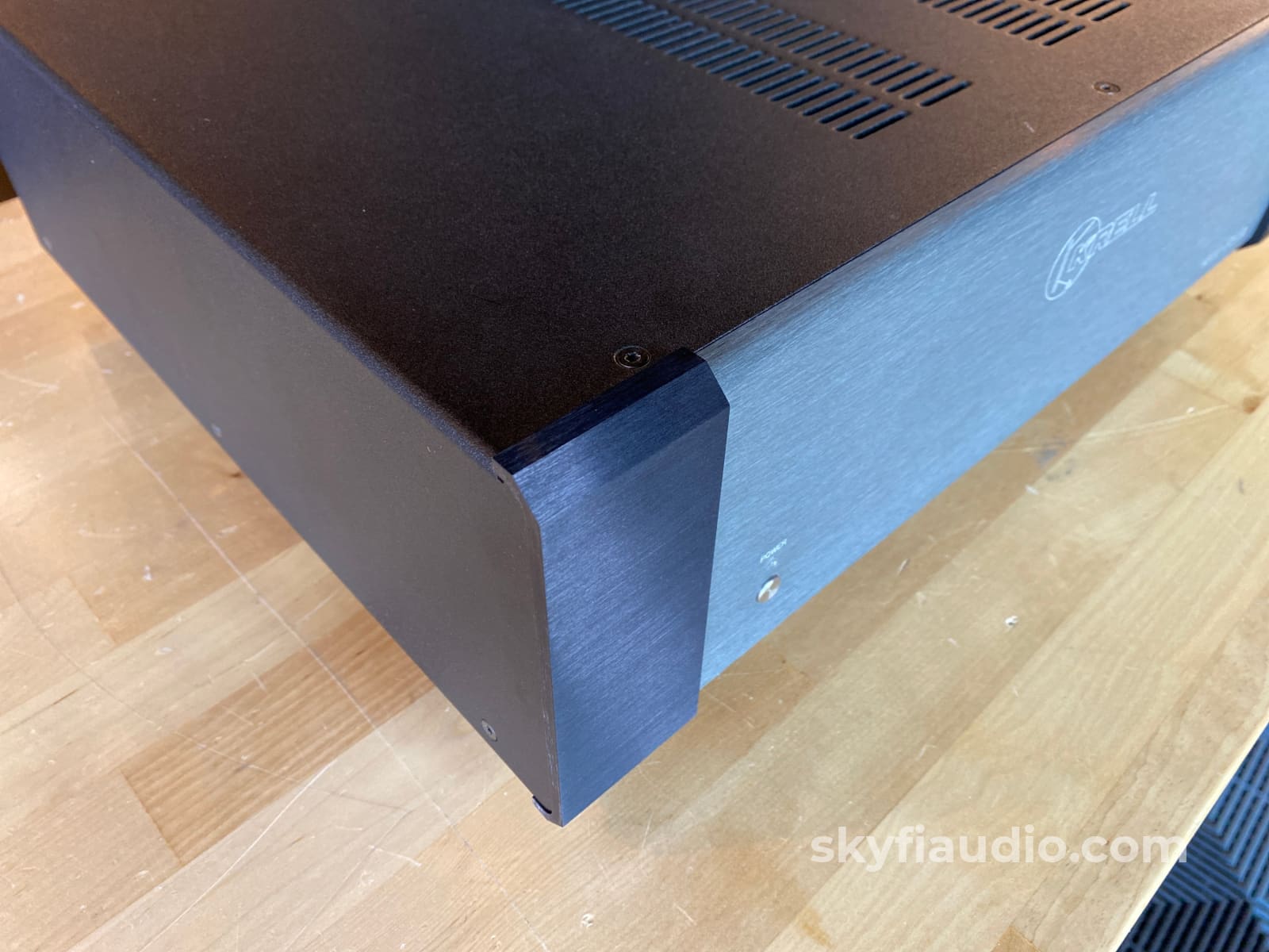 Krell Kav-250A Solid State Stereo Amplifier
