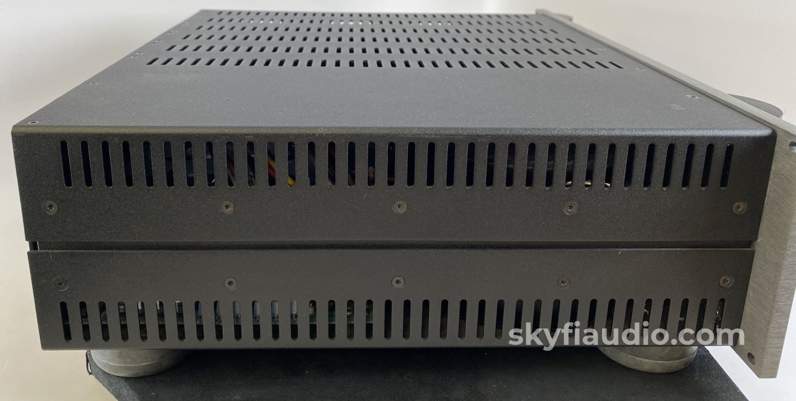 Krell Kav-500 Multichannel Theater Amplifier