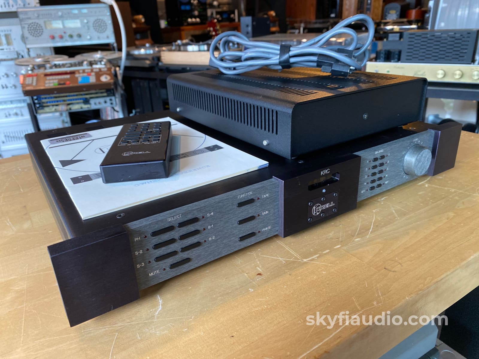 Krell Krc Preamplifier With Separate Power Supply