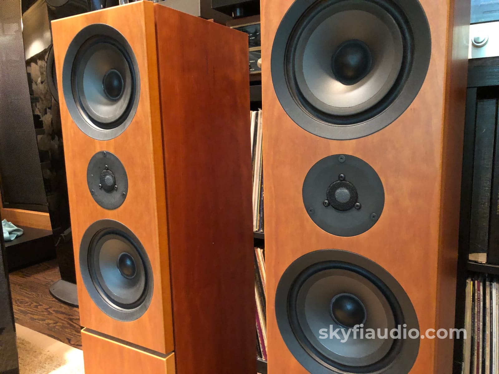 Linn 5 Speaker Surround System - Keilidh, Tukan, and AV5120 in Cherry