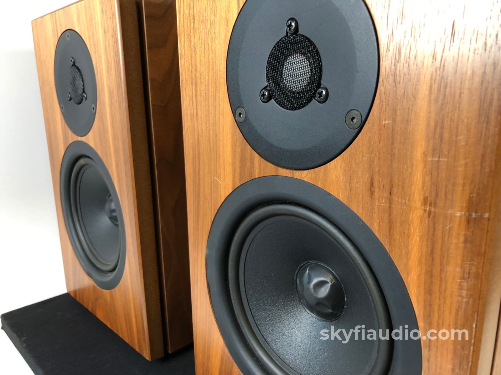 Linn 5 Speaker Surround System - Keilidh, Tukan, and AV5120 in Cherry