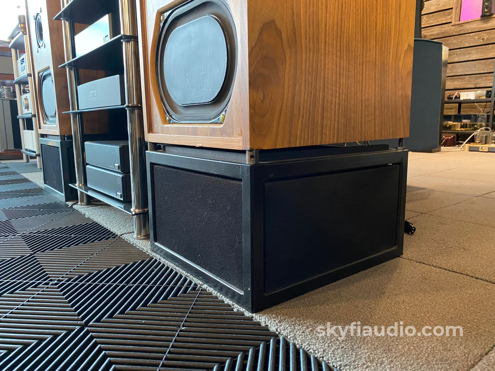 Linn Isobarik Active Speaker System Pms - A True Classic And Complete Set Speakers