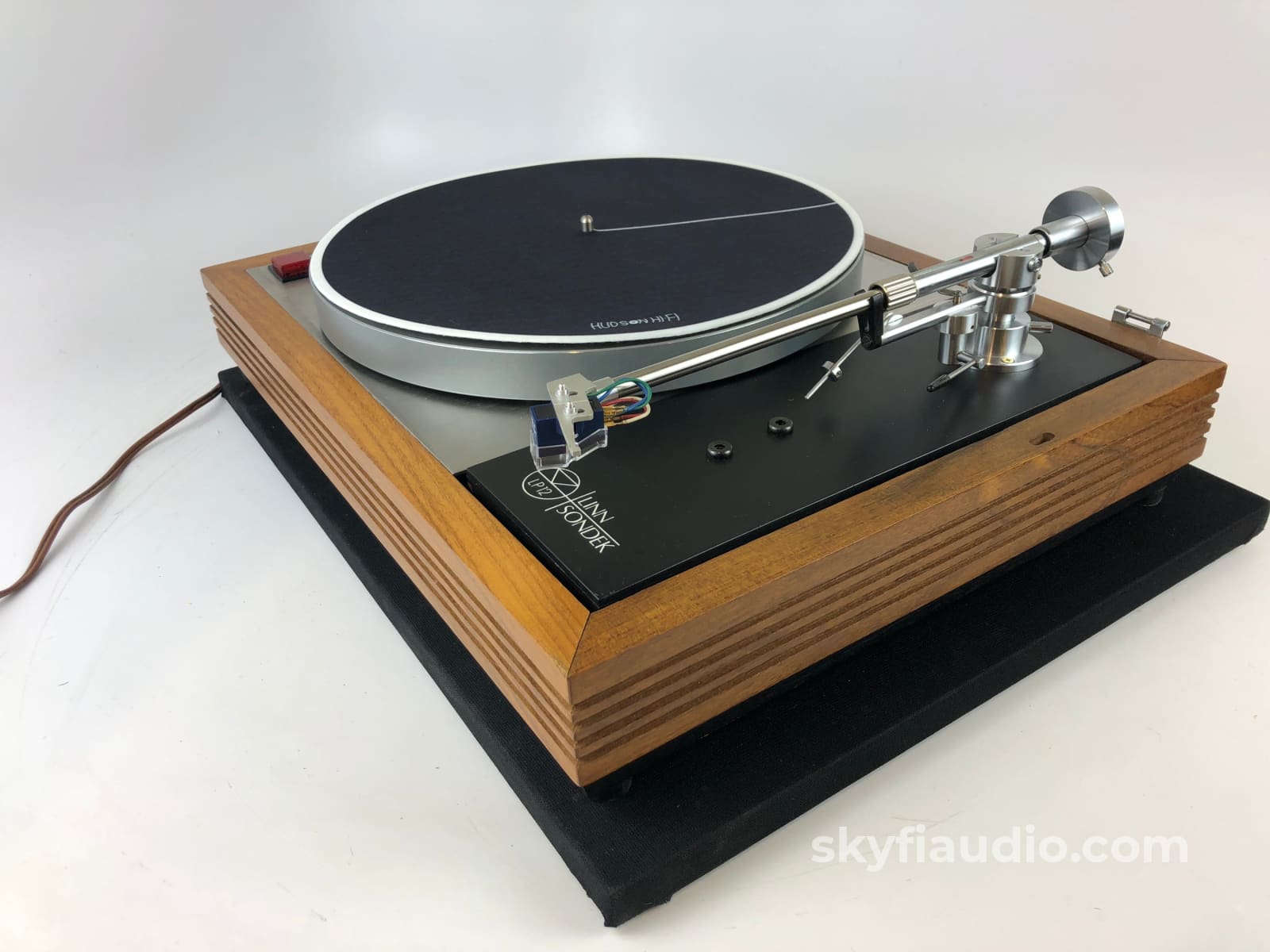 Linn LP12 Classic Turntable with Luxman Tonearm and New Sumiko Cartrid