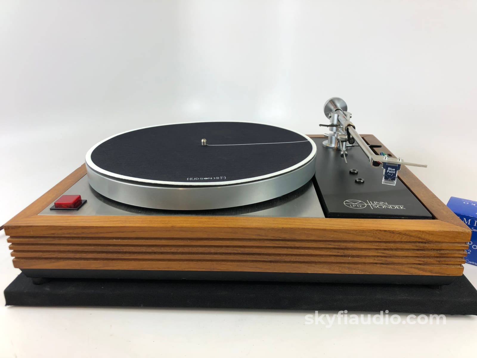 Linn Lp12 Classic Turntable With Luxman Tonearm And New Sumiko Cartridge
