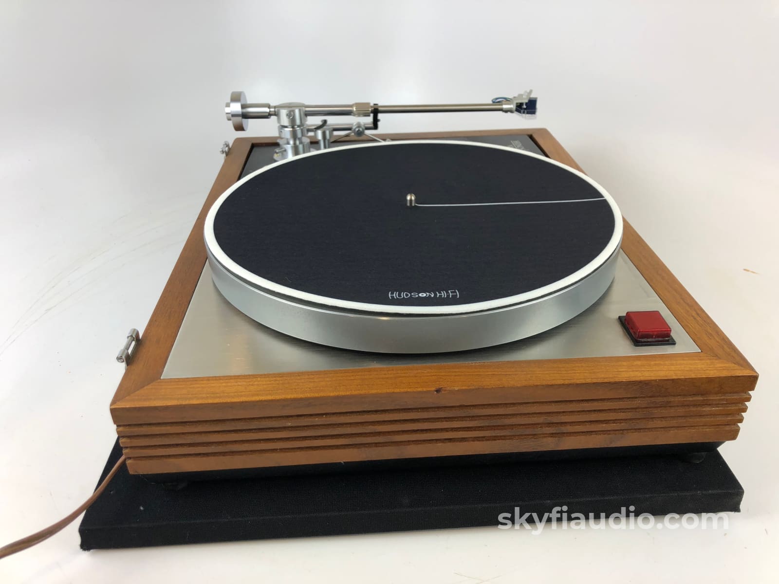 Linn Lp12 Classic Turntable With Luxman Tonearm And New Sumiko Cartridge